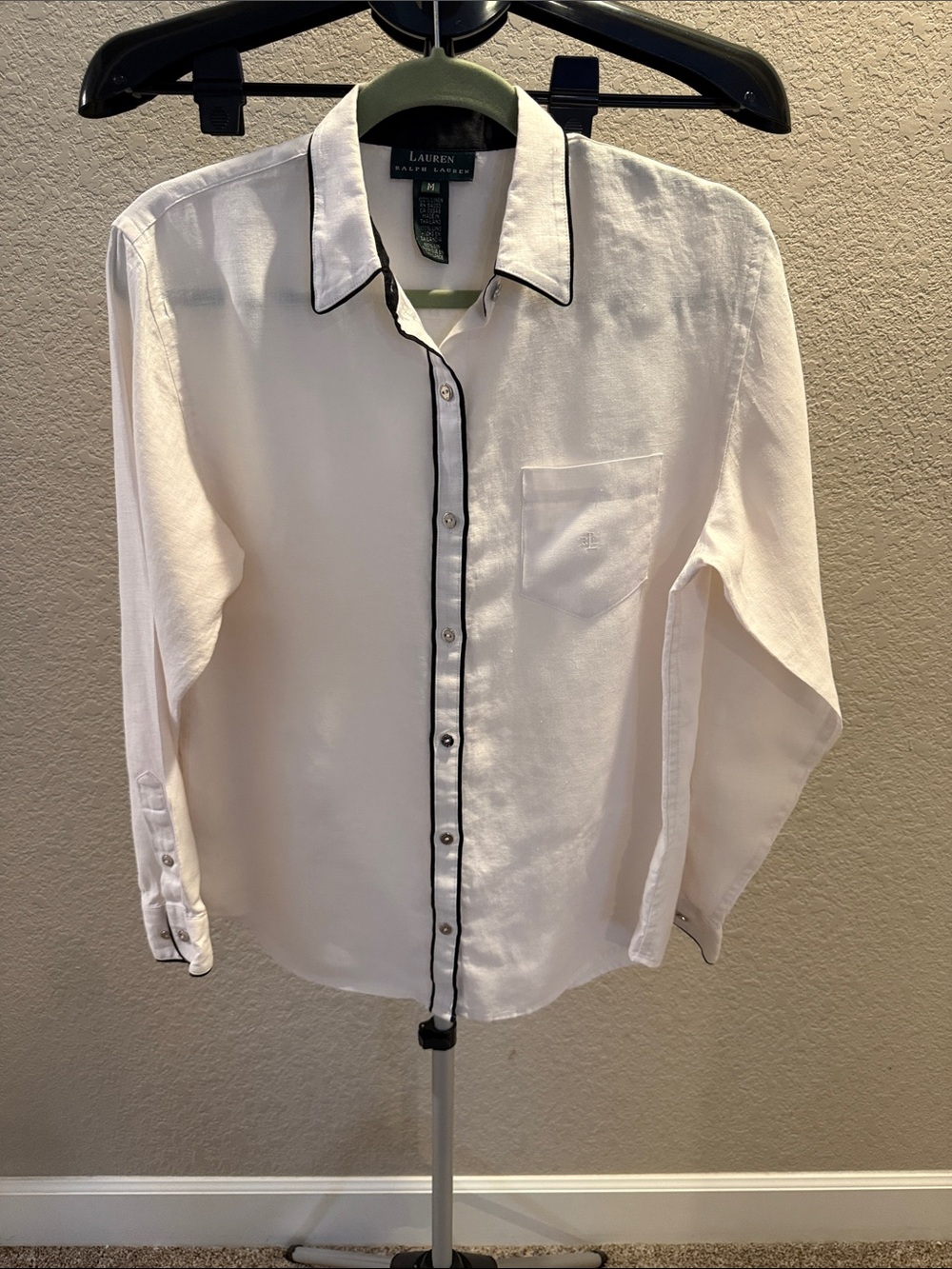 Lauren Ralph Lauren linen beige Button-Up Shirt with Black Piping. Size Medium